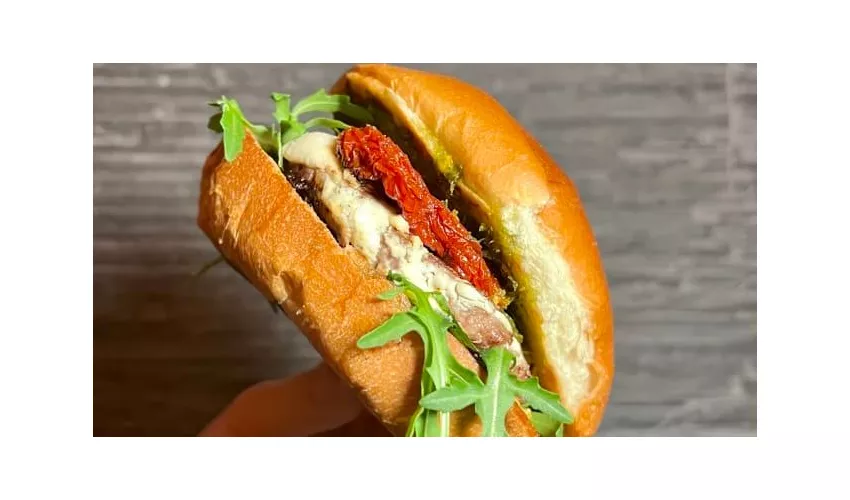 Hamburginerie Food & Beverage