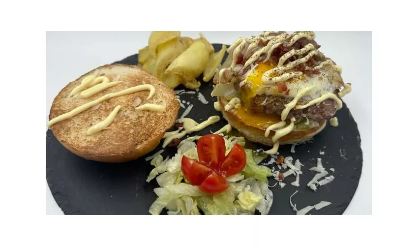 Hamburginerie Food & Beverage