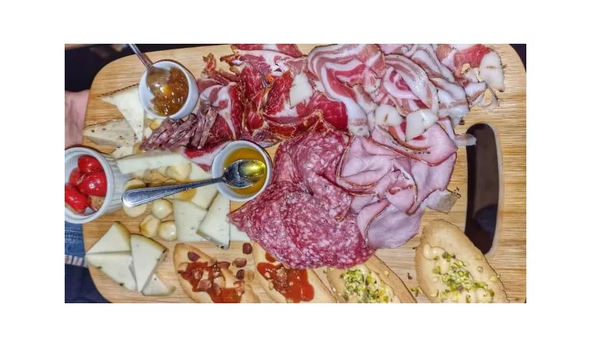 Vin Topic Wine & Food