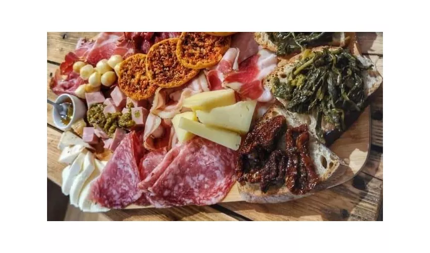 Vin Topic Wine & Food