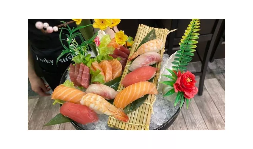 Lucky Sushi