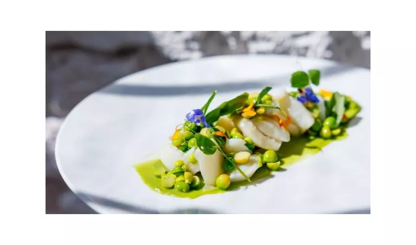 FOLLIS - Restaurant & American Bar