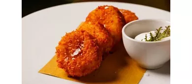 FOLLIS - Restaurant & American Bar