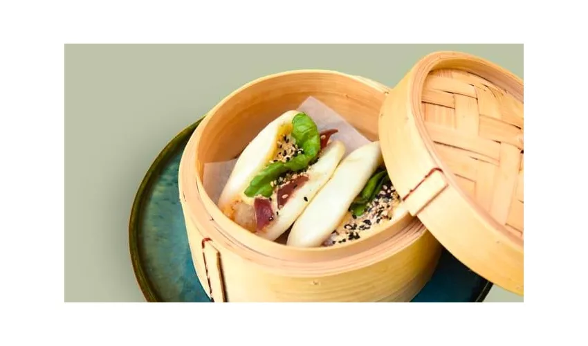 Momi | Hagakure Poke & Sushi