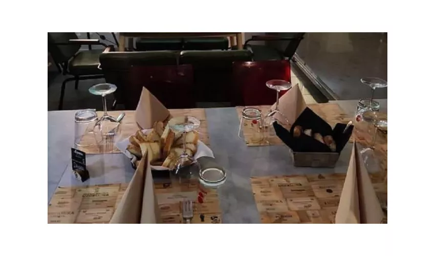 Le Caveau