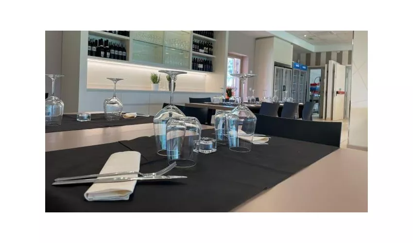 Eliopoli Beach Hostel, Meetings & Restaurant