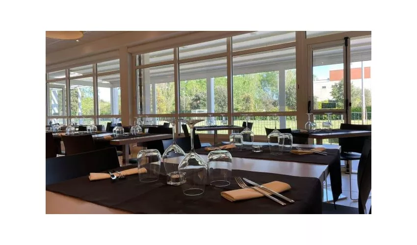 Eliopoli Beach Hostel, Meetings & Restaurant