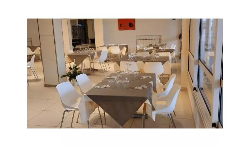 Eliopoli Beach Hostel, Meetings & Restaurant