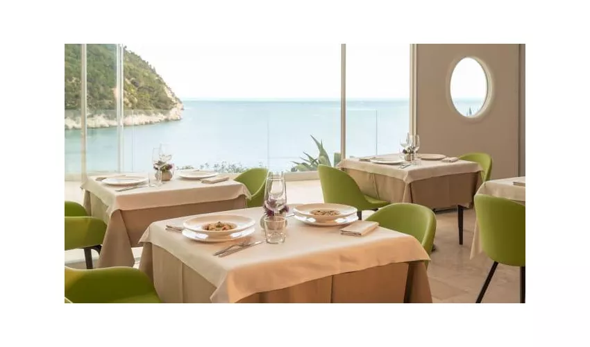 AH Premium Baia dei Faraglioni