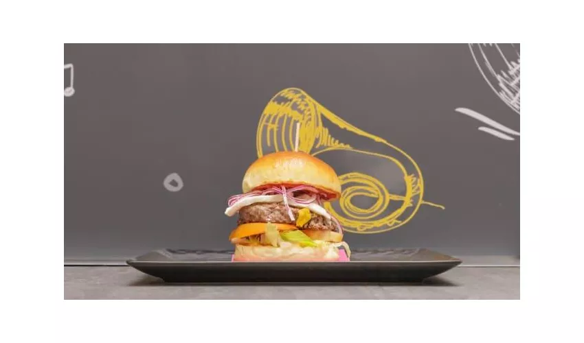 Spizza - Burger & Pizza