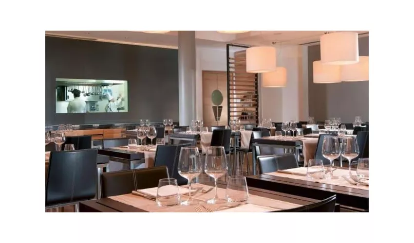 Sea Art Bar & Restaurant