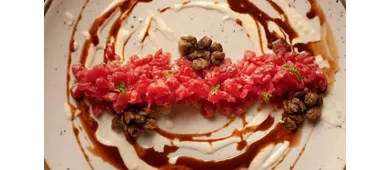 Momo Restaurant, Pinsa & Show