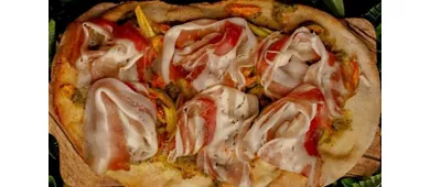 Momo Restaurant, Pinsa & Show