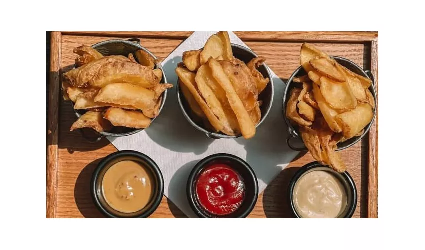 Burgheria Trattoria Americana - Docks Dora