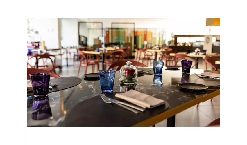 Meat Me Restaurant & Bar