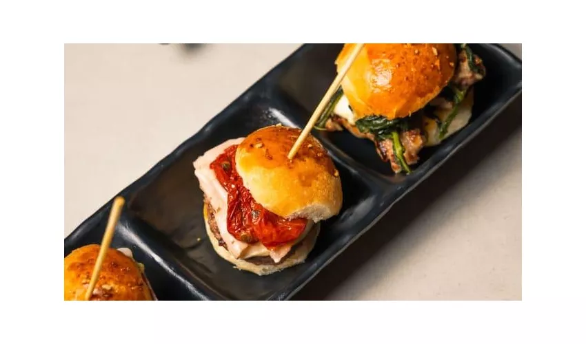 Misvago | Lounge & Restaurant