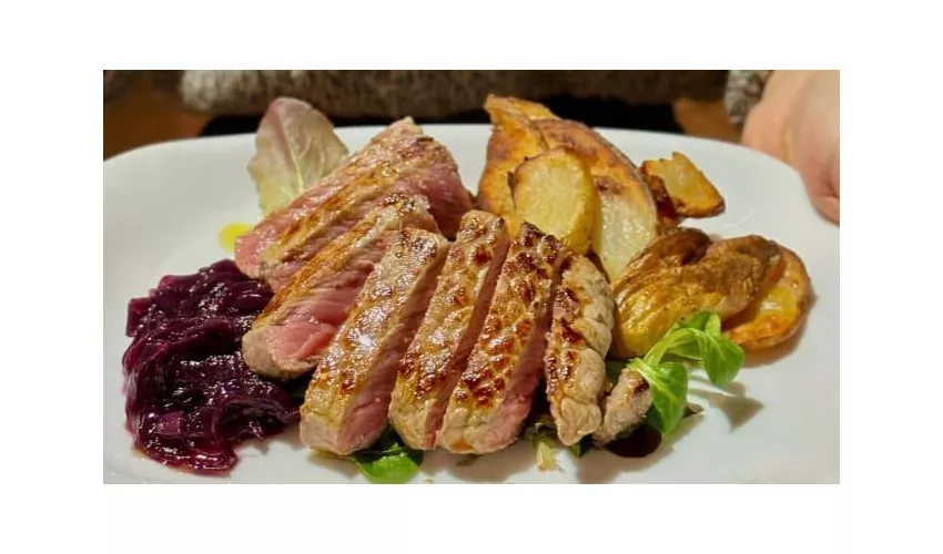 Accasa - Dinner & Live Music