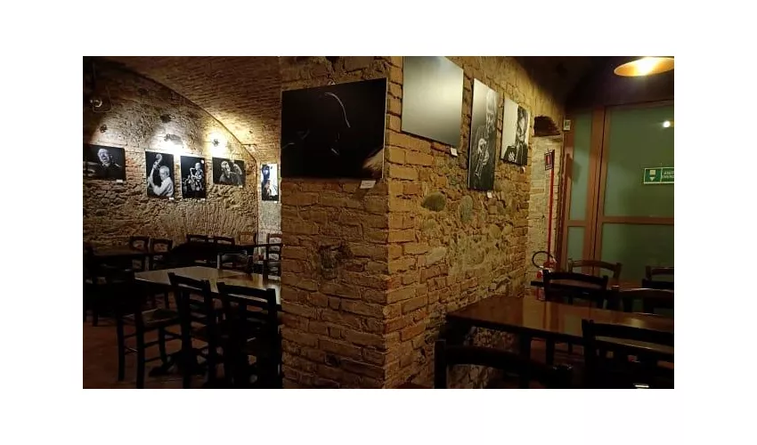 Accasa - Dinner & Live Music