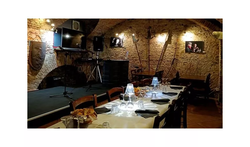 Accasa - Dinner & Live Music