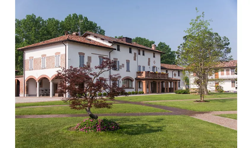 Cascina Sesmones Hotel & Restaurant