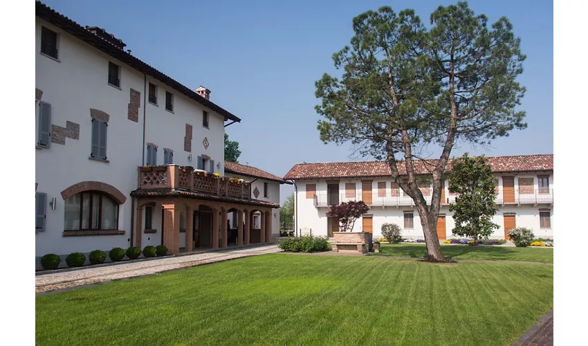 Cascina Sesmones Hotel & Restaurant