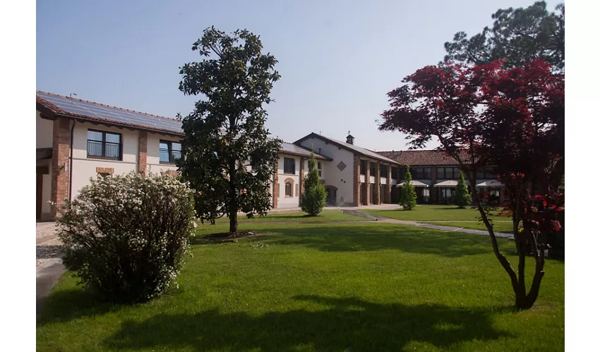 Cascina Sesmones Hotel & Restaurant