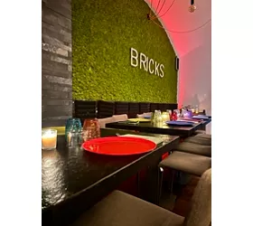 Bricks Tapas e Pizza