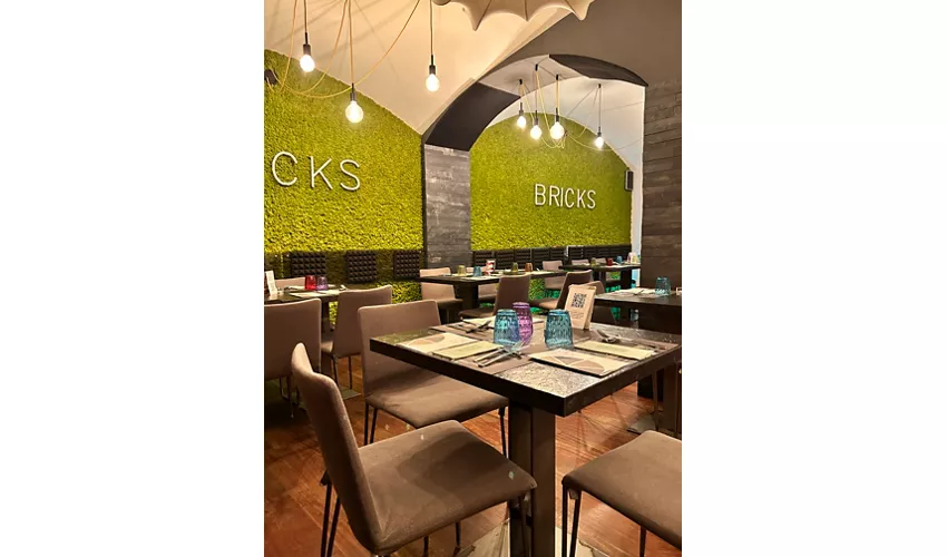 Bricks Tapas e Pizza