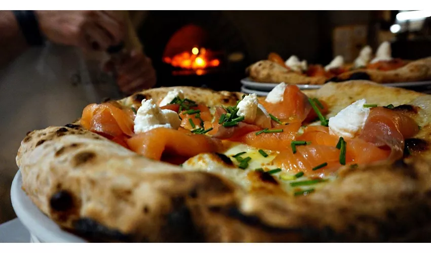 SimBIOsi Organic Pizza and lovely food