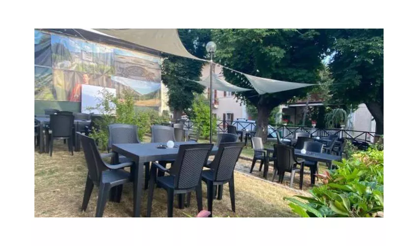 Roadhouse Bar Food & Drink