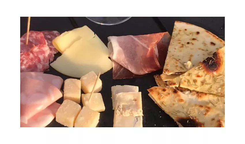 Roadhouse Bar Food & Drink