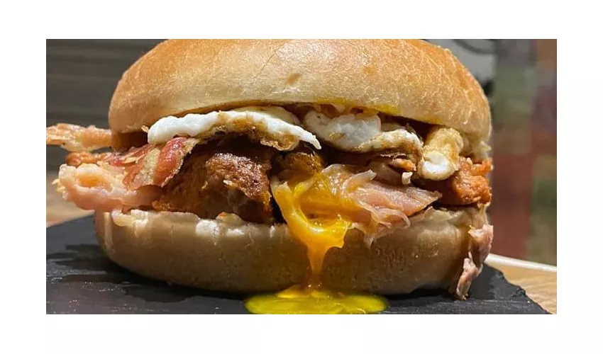 Roadhouse Bar Food & Drink