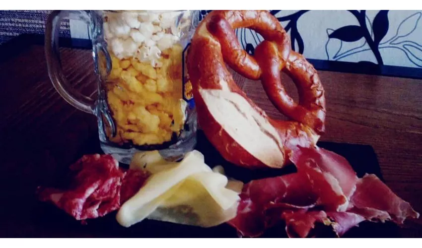 Roadhouse Bar Food & Drink