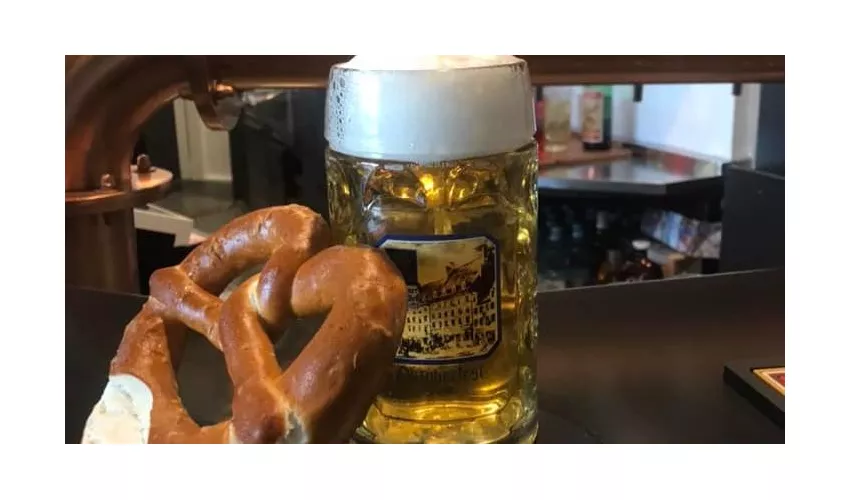 Roadhouse Bar Food & Drink