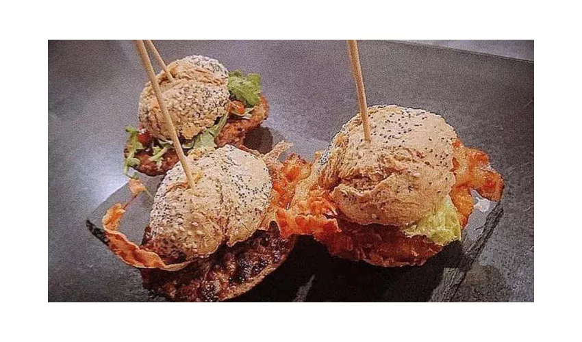 Roadhouse Bar Food & Drink