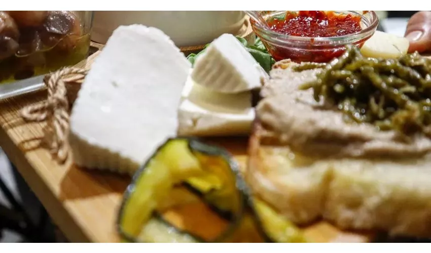 da Giù Food and Beverage