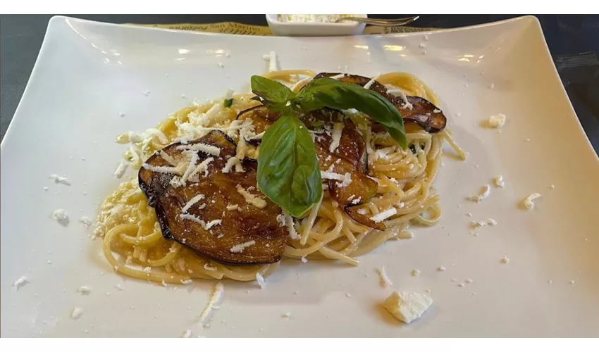 Catania Social Club ️ RISTORANTE TIPICO SICILIANO • PIZZERIA • PASTA • TAGLIERI • DRINK • BISTROT • OSTERIA • TRATTORIA