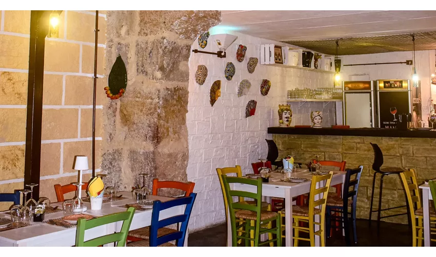 Mancia Vivi e Futtitinni