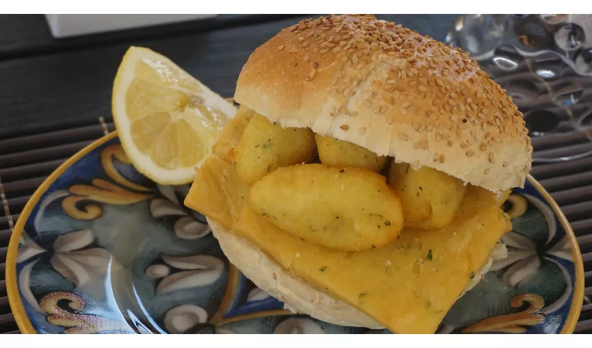 Casabianca Restaurant A ME CASA