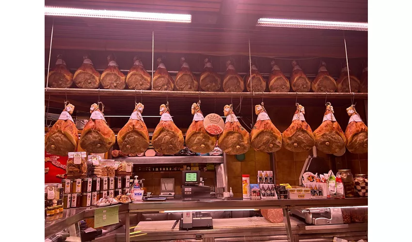 Anna Fabri Formaggi e Salumi 