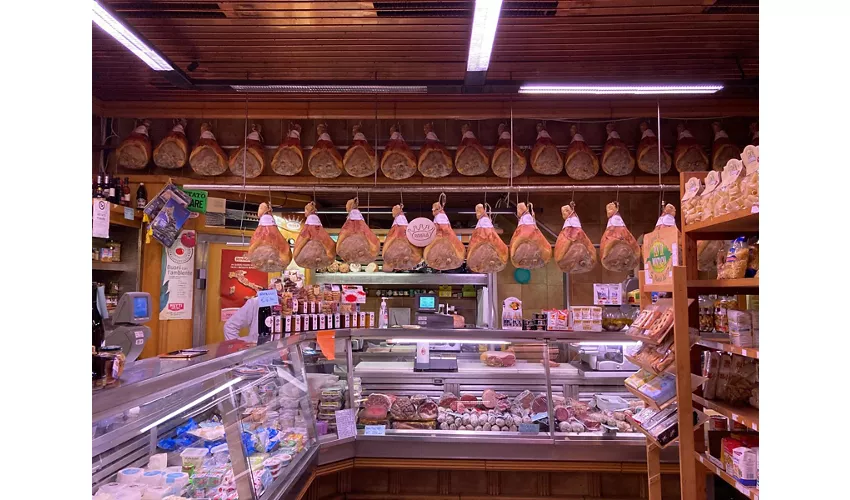 Anna Fabri Formaggi e Salumi 