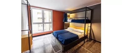 Marathon Hostel Beds & Beer