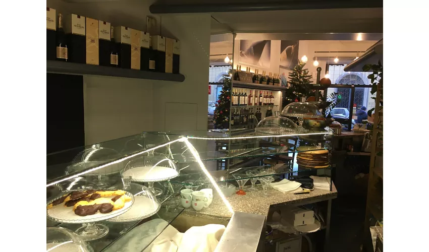 Bacco & Tabacco Food Wine