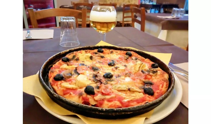 Pizzeria La Tana Dal 1968