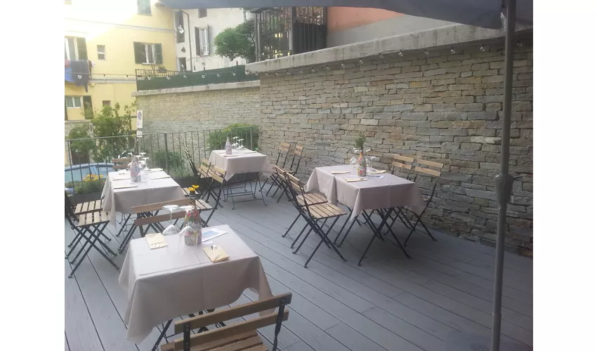 Enoteca Vino e Dintorni