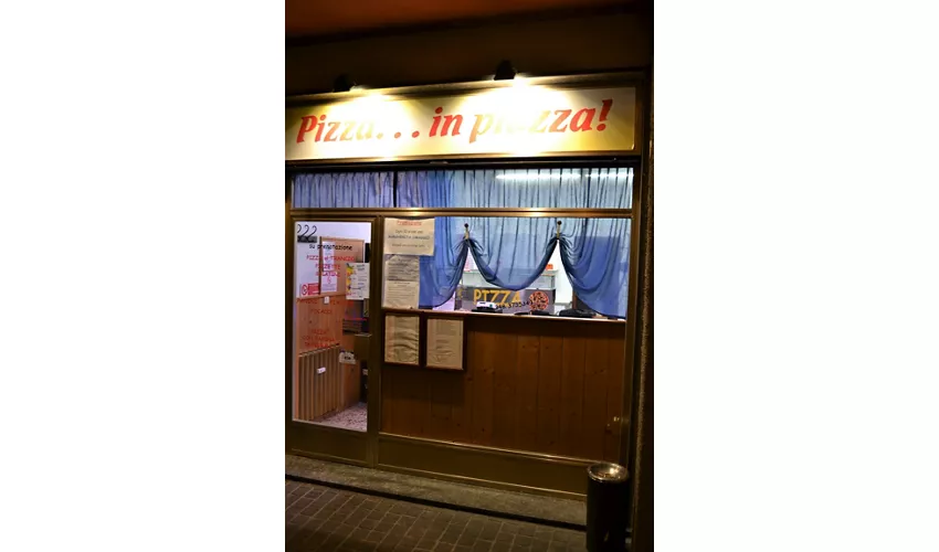 Pizza In Piazza