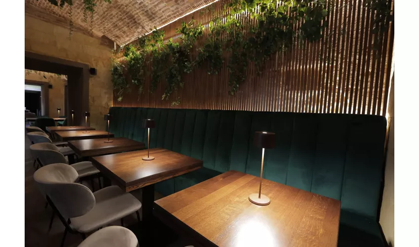 Gioja's - Pizzeria Napoletana Contemporanea - Lounge Bar