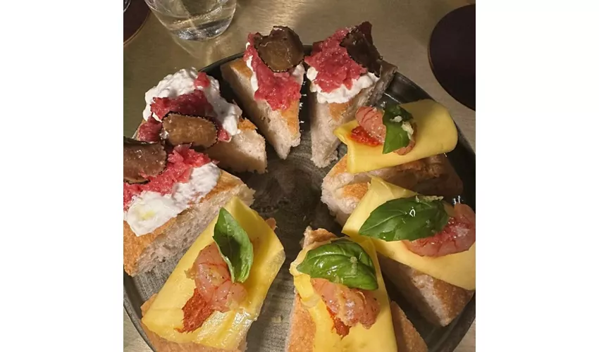 Gioja's - Pizzeria Napoletana Contemporanea - Lounge Bar