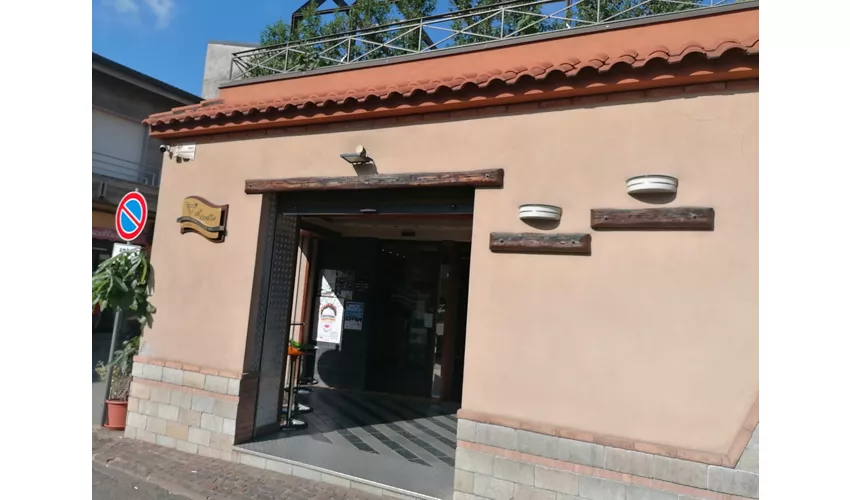 Al Centro Caffetteria & Lounge