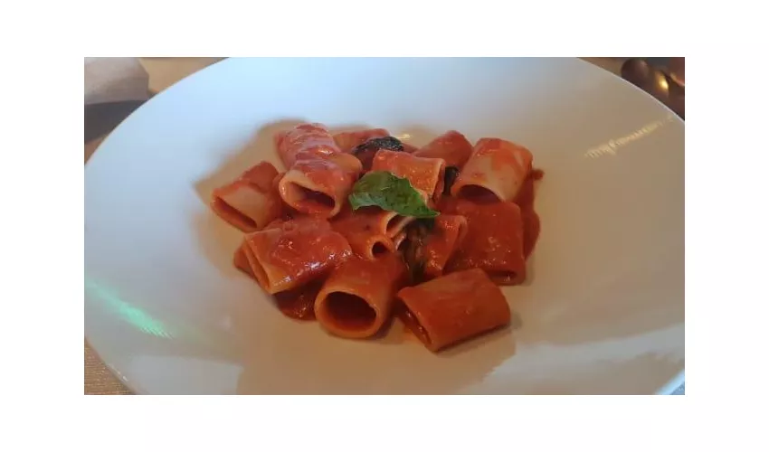 La Cantinella | Ristoranti Via Nazario Sauro angolo via cuma n.42